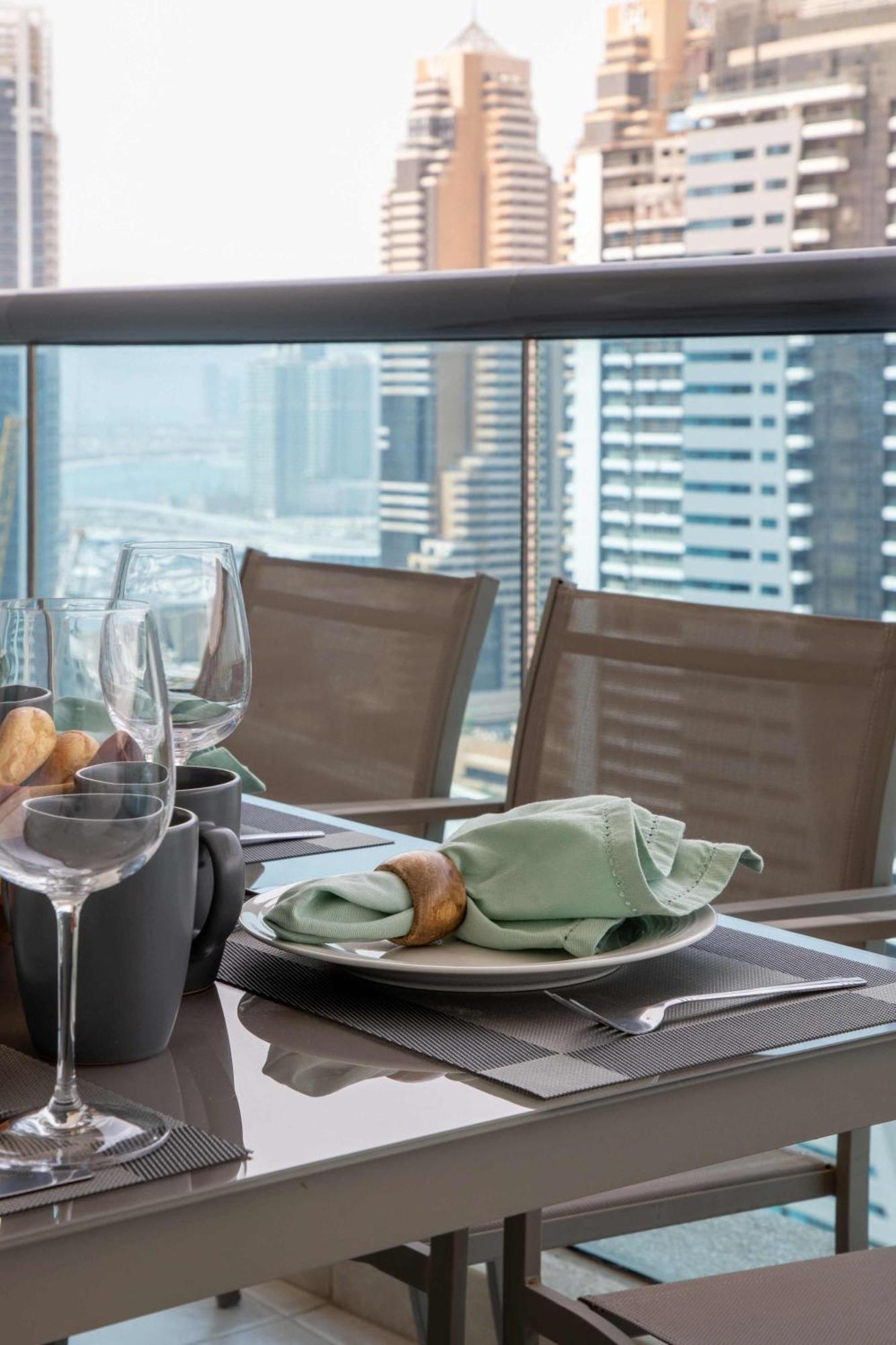 Frank Porter - Time Place Tower Lägenhet Dubai Exteriör bild